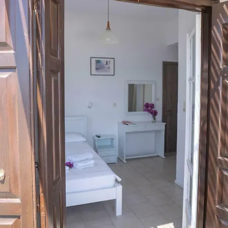 Ferogia بيت ضيافة سكيروس